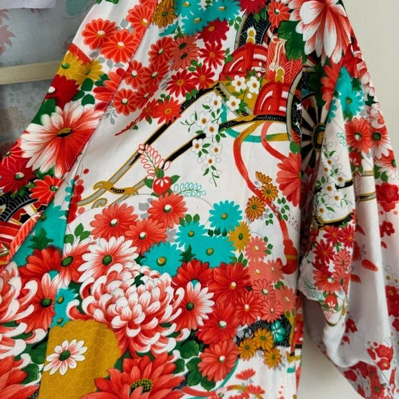 Vintage Japanese Floral Kimono Robe | Size 40 | Made in Japan - Picture 8 of 9